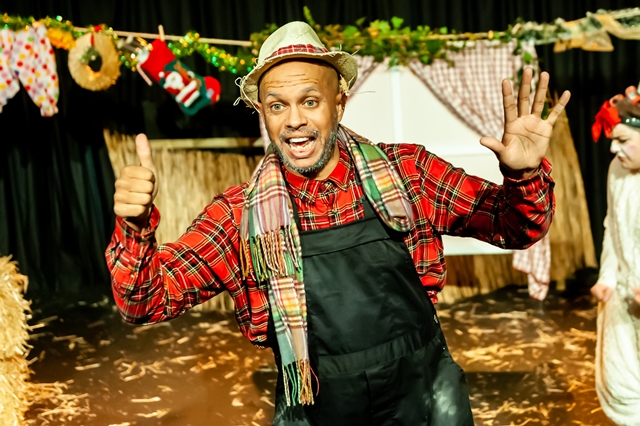 Mark Nicholson closer c Lidia Crisafulli